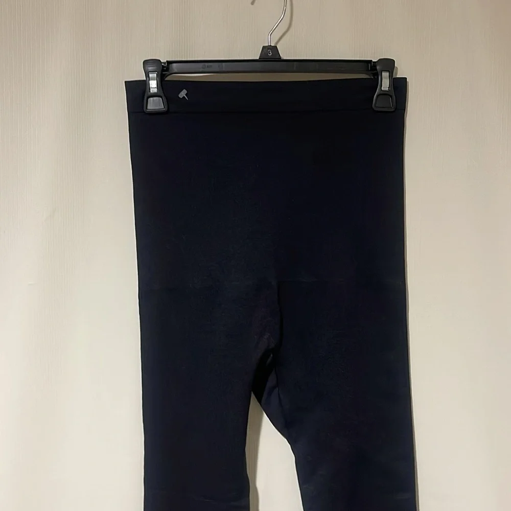 EMPETUA Black Leggings Women's Size Medium NWOT - Picture 3 of 8